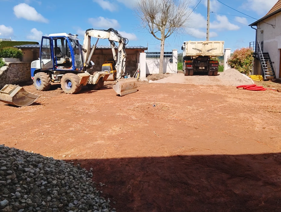Chantier de terrassement extérieur en plein air